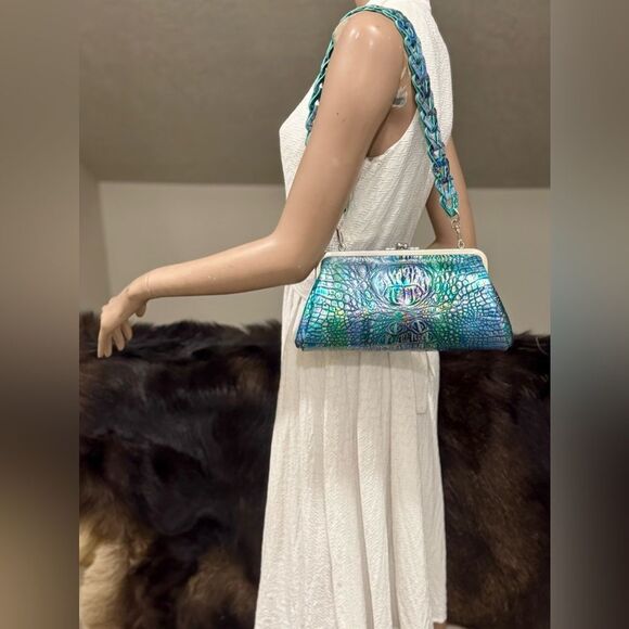 Iridescent Croc-Embossed Leather Handmade Kisslock Baguette Bag/Multi Use Style - Picture 3 of 16